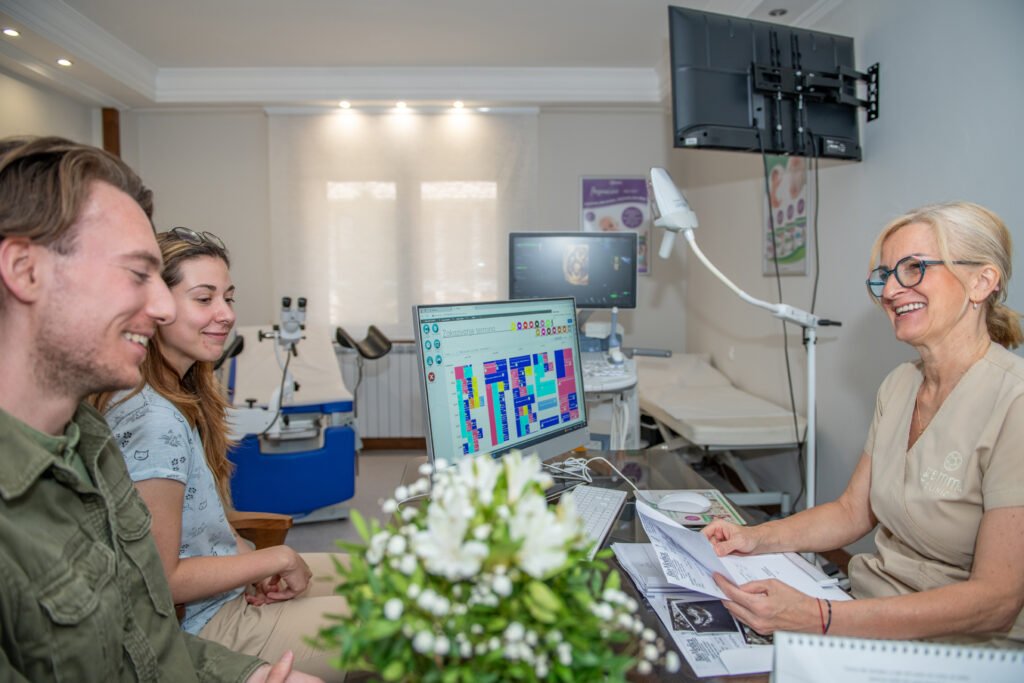 A married couple at a consultation with a doctor at the "Gemma" clinic about the in vitro fertilization procedure
