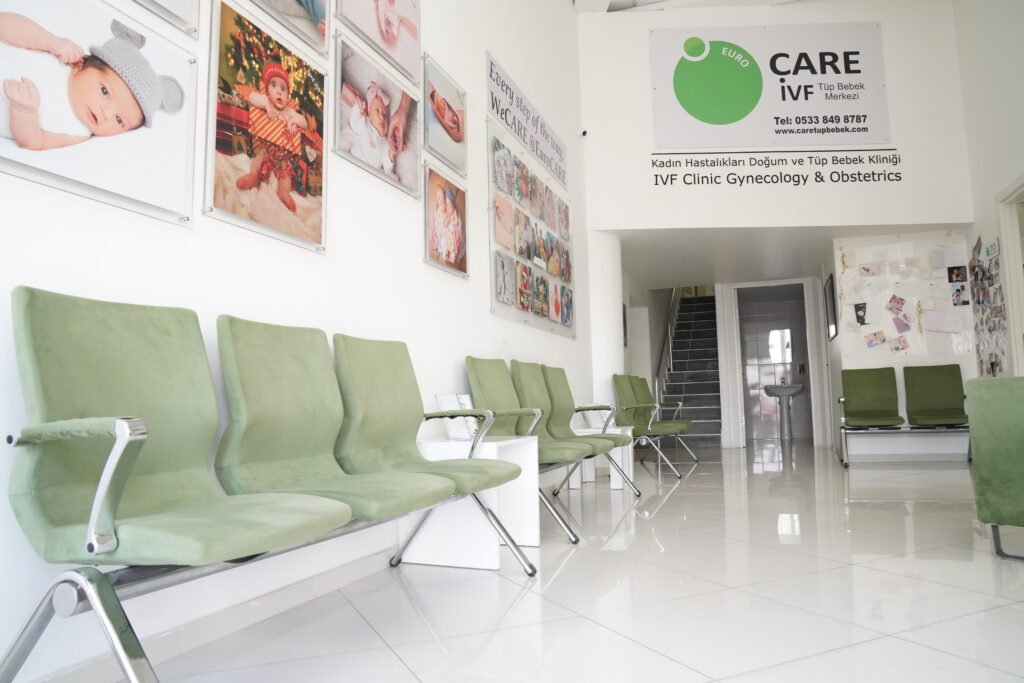 The waiting room of EuroCARE IVF Clinic in Northern Cyprus – a comfortable space for patients during the in vitro fertilization process.